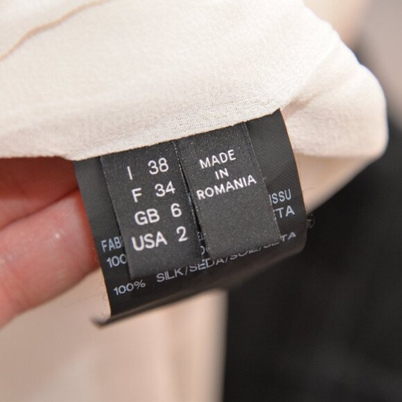 Derek Lam 100% Silk White V-neck Sleeveless Top Sz 2 - Picture 6 of 7